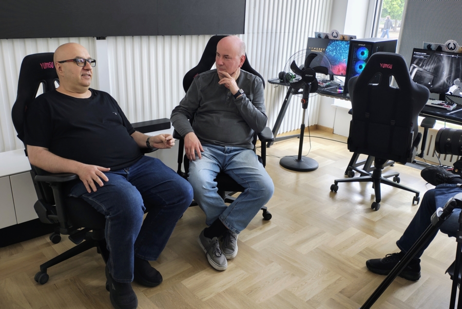 Piotr Mańkowski rozmawia z Maciejem Miąsikiem